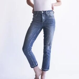 AMO Babe Sweet Cheeks High Rise Frayed Denim Straight Jeans Blue Women's Size 27
